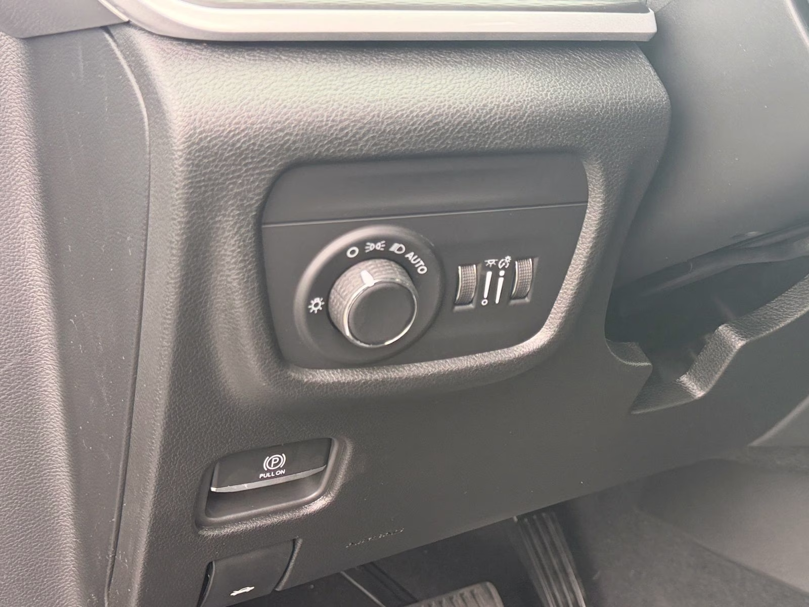 2026 Bright White Clearcoat Jeep Grand Cherokee L Laredo 4X4 SUV
