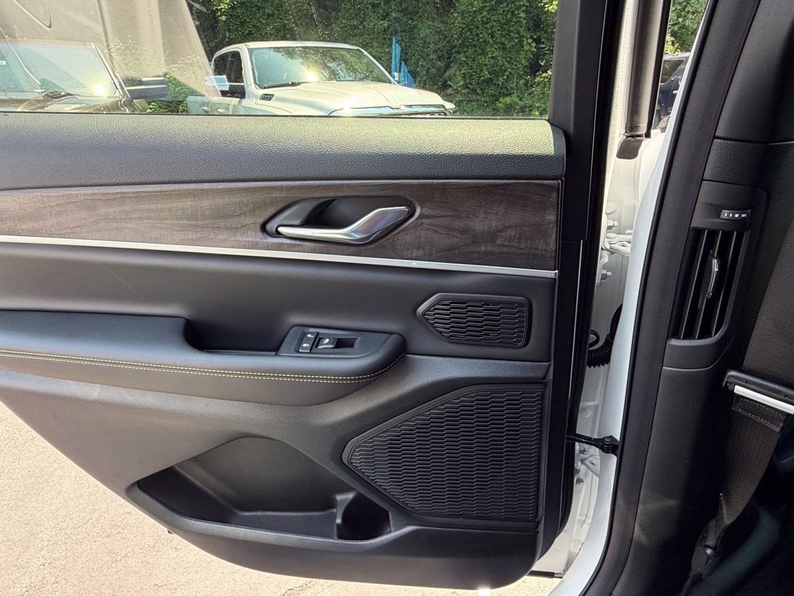 2026 Bright White Clearcoat Jeep Grand Cherokee L Limited 4X4 SUV