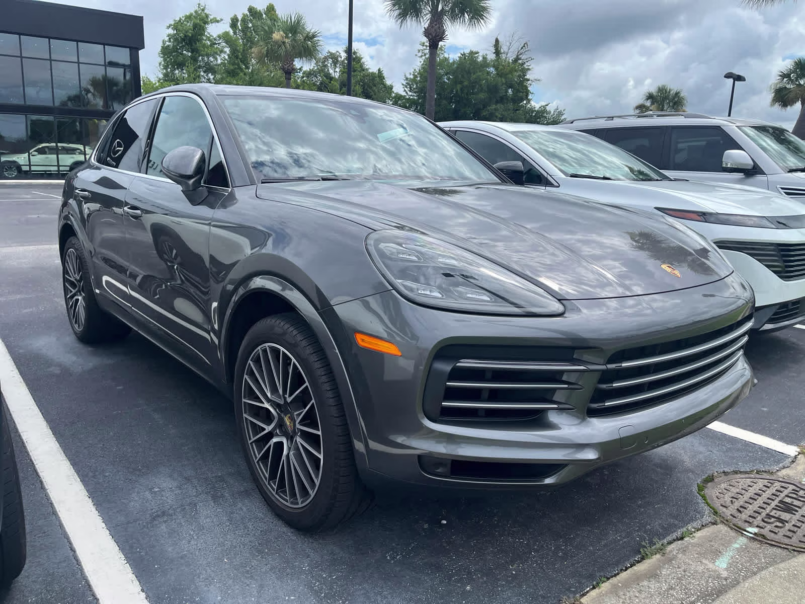 2019 Quartzite Metallic Porsche Cayenne AWD SUV