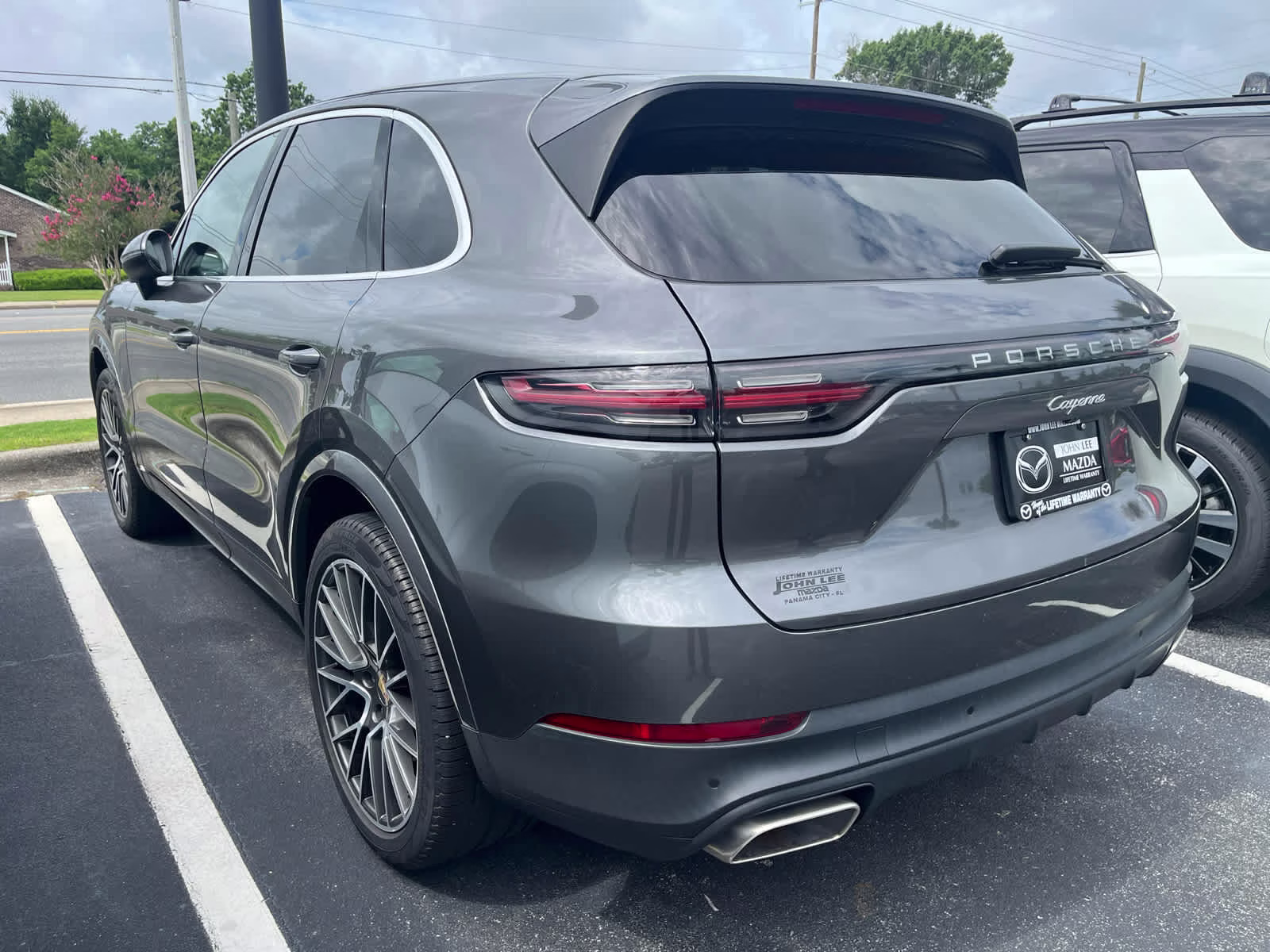 2019 Quartzite Metallic Porsche Cayenne AWD SUV