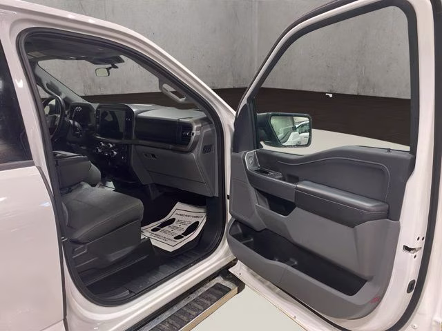 2025 Oxford White Ford F-150 XLT 4X4 Truck