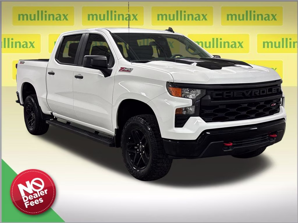 2023 Summit White Chevrolet Silverado 1500 Custom Trail Boss 4X4 Truck