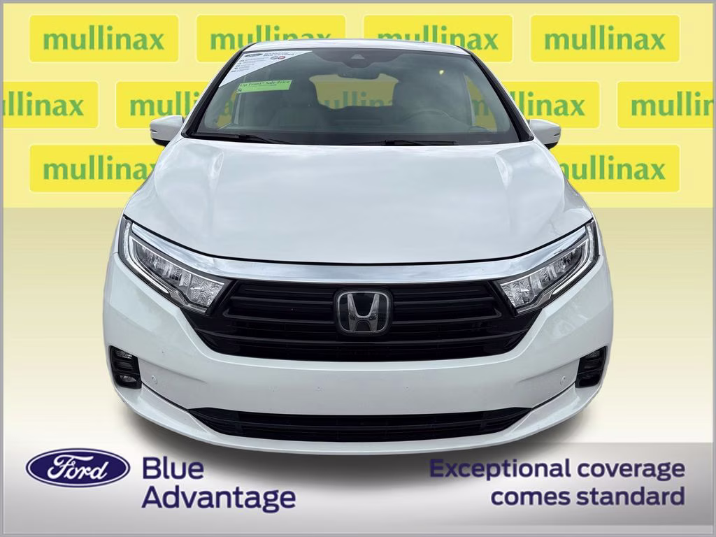 2024 Platinum White Pearl Honda Odyssey Touring FWD Van