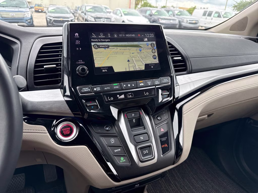 2024 Platinum White Pearl Honda Odyssey Touring FWD Van
