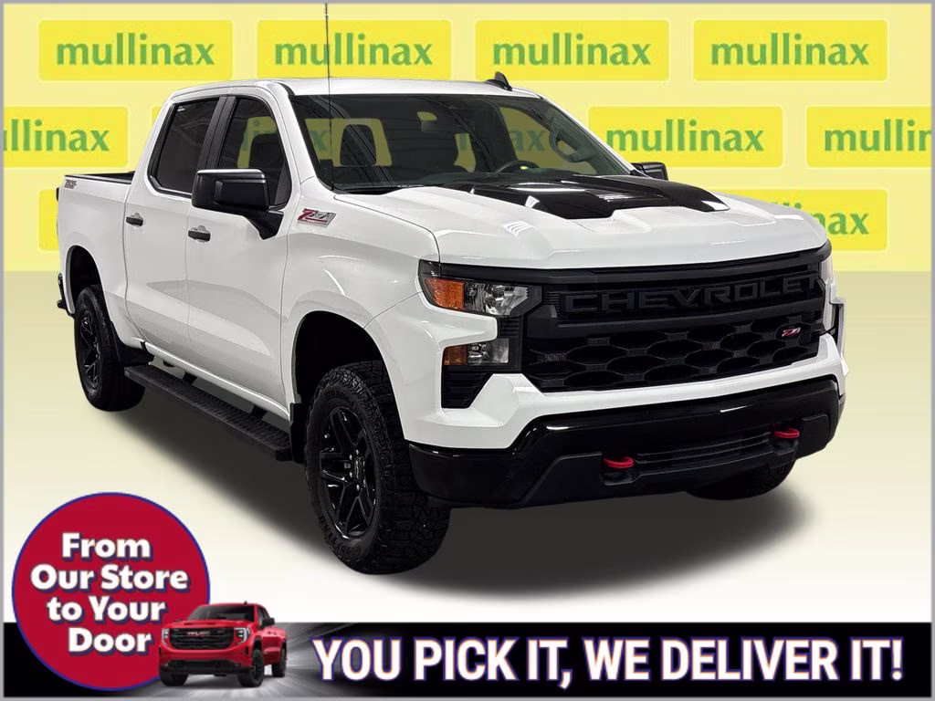 2023 Summit White Chevrolet Silverado 1500 Custom Trail Boss 4X4 Truck