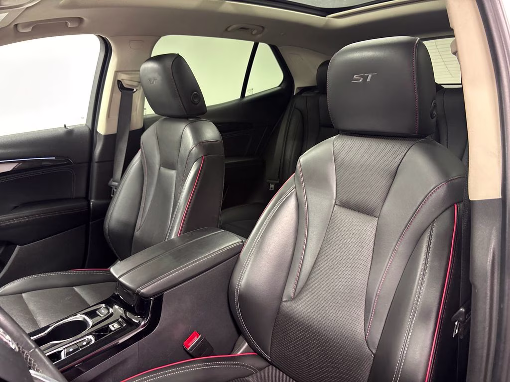 2023 White Frost Tricoat Buick Envision Essence FWD SUV