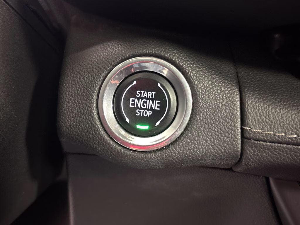 2023 White Frost Tricoat Buick Envision Essence FWD SUV
