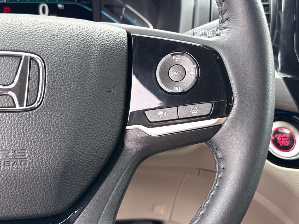 2024 Platinum White Pearl Honda Odyssey Touring FWD Van