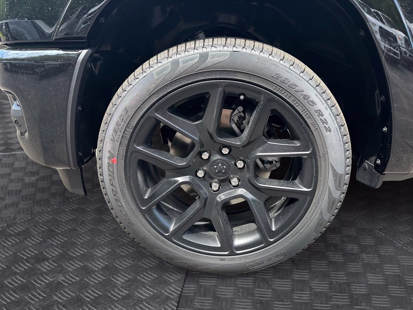 2026 Diamond Black Crystal Pearlcoat Ram 1500 Laramie 4X4 Truck