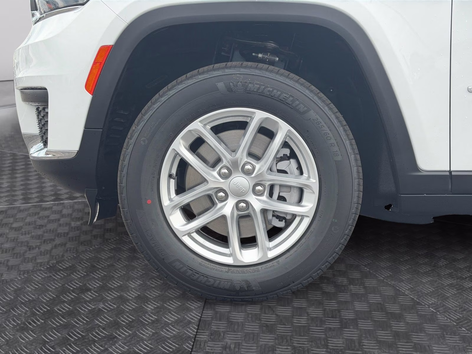 2026 Bright White Clearcoat Jeep Grand Cherokee L Laredo 4X4 SUV