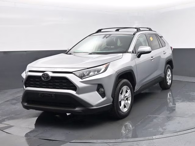 2019 Silver Sky Metallic Toyota RAV4 XLE AWD SUV