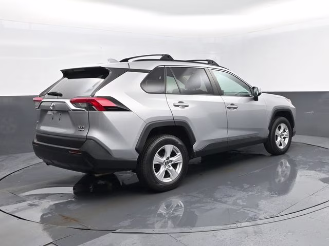 2019 Silver Sky Metallic Toyota RAV4 XLE AWD SUV