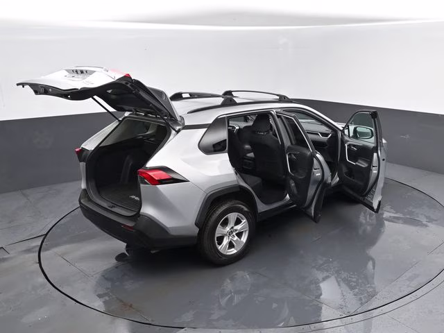 2019 Silver Sky Metallic Toyota RAV4 XLE AWD SUV