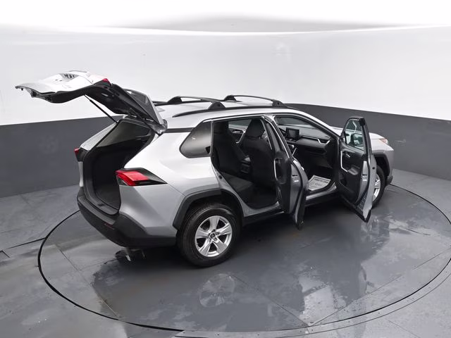 2019 Silver Sky Metallic Toyota RAV4 XLE AWD SUV