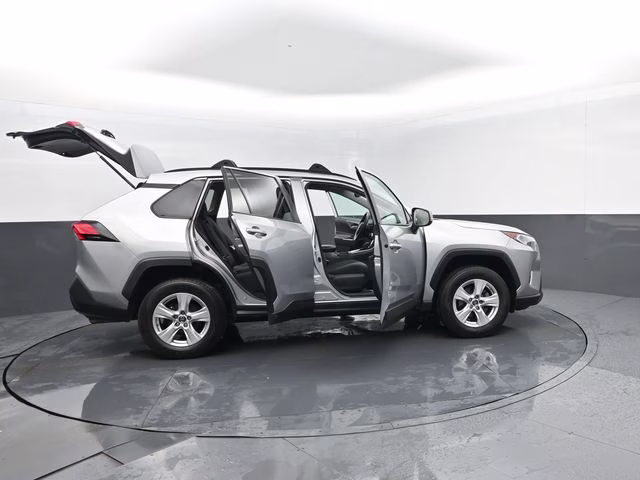 2019 Silver Sky Metallic Toyota RAV4 XLE AWD SUV