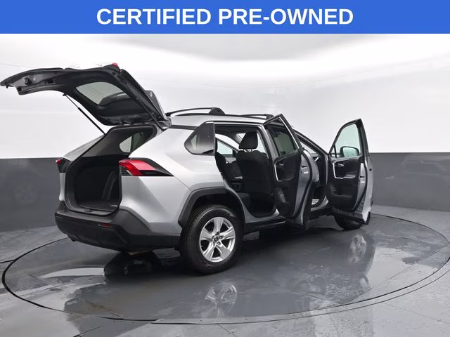 2019 Silver Sky Metallic Toyota RAV4 XLE AWD SUV