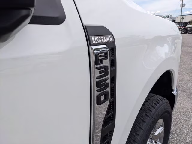 2026 Star White Metallic Tri-Coat Ford Super Duty F-350 SRW King Ranch 4X4 Truck