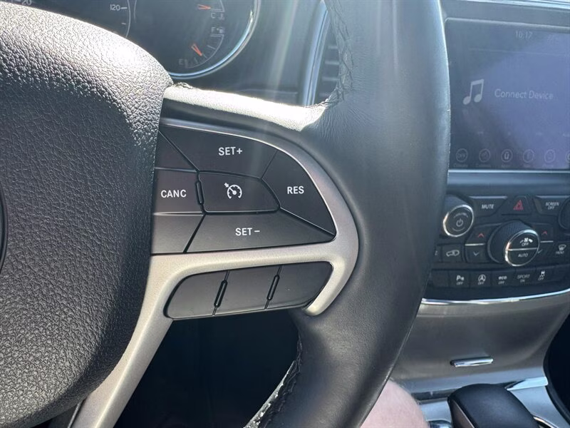 2018 Granite Crystal Metallic Clear Coat Jeep Grand Cherokee Limited 4X4 SUV