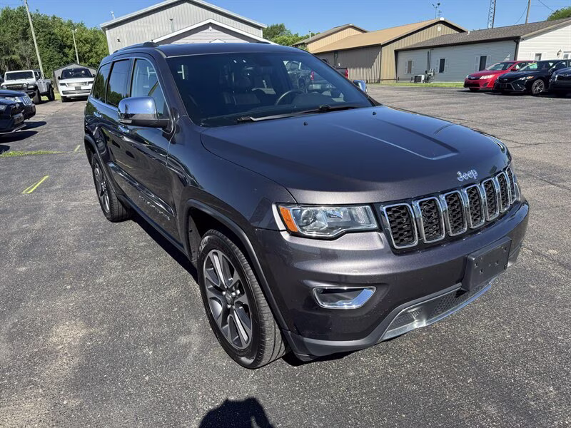 2018 Granite Crystal Metallic Clear Coat Jeep Grand Cherokee Limited 4X4 SUV