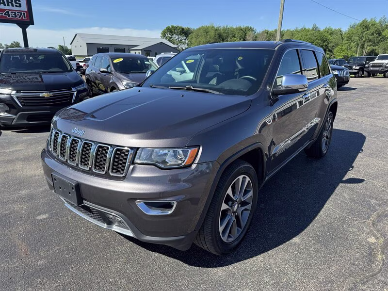 2018 Granite Crystal Metallic Clear Coat Jeep Grand Cherokee Limited 4X4 SUV