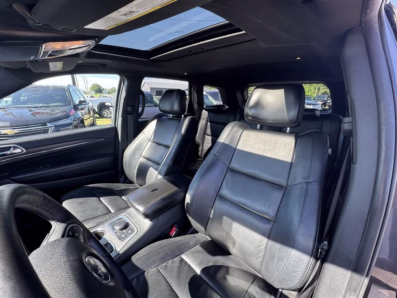 2018 Granite Crystal Metallic Clear Coat Jeep Grand Cherokee Limited 4X4 SUV
