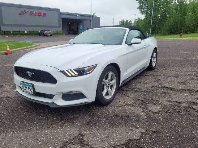2015 Oxford White Ford Mustang V6 RWD Convertible