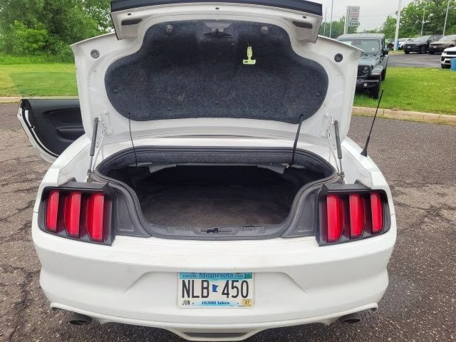 2015 Oxford White Ford Mustang V6 RWD Convertible