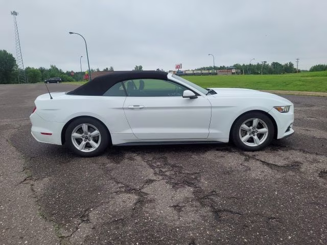 2015 Oxford White Ford Mustang V6 RWD Convertible