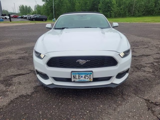 2015 Oxford White Ford Mustang V6 RWD Convertible