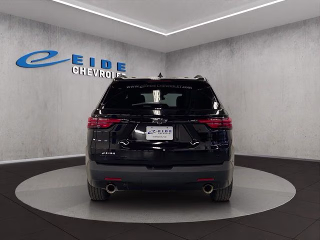 2022 Mosaic Black Metallic Chevrolet Traverse LT AWD SUV