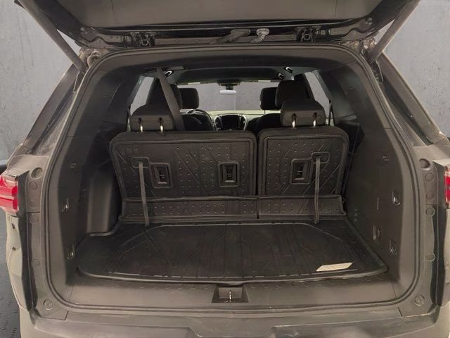 2022 Mosaic Black Metallic Chevrolet Traverse LT AWD SUV