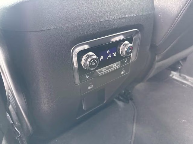 2024 Onyx Black GMC Yukon SLT 4X4 SUV