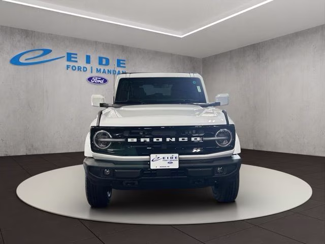 2026 Oxford White Ford Bronco Outer Banks 4X4 SUV