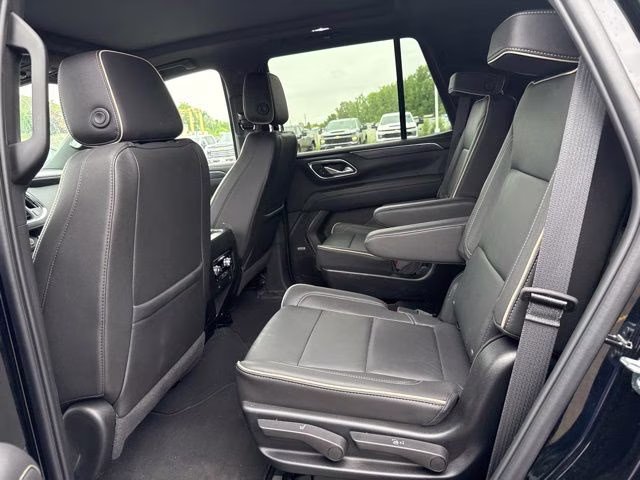2024 Onyx Black GMC Yukon SLT 4X4 SUV