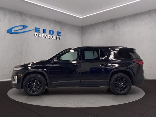 2022 Mosaic Black Metallic Chevrolet Traverse LT AWD SUV