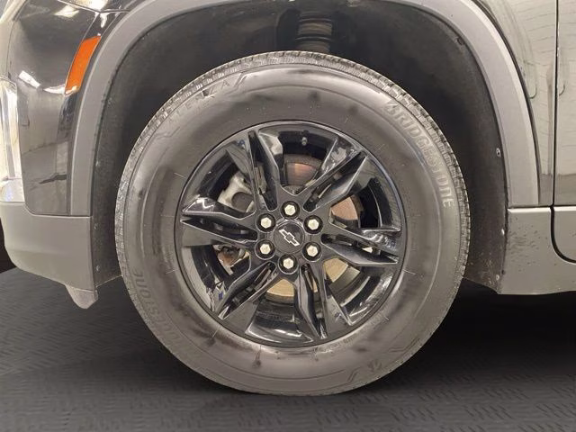2022 Mosaic Black Metallic Chevrolet Traverse LT AWD SUV