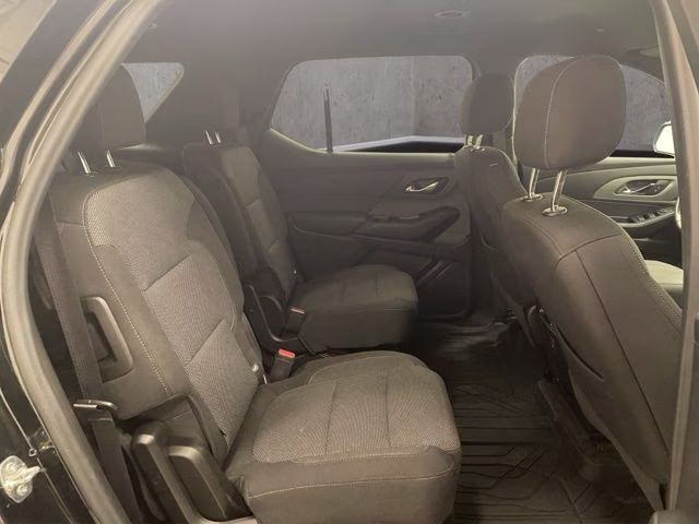 2022 Mosaic Black Metallic Chevrolet Traverse LT AWD SUV