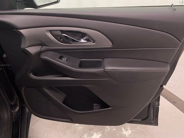 2022 Mosaic Black Metallic Chevrolet Traverse LT AWD SUV