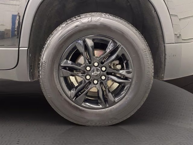 2022 Mosaic Black Metallic Chevrolet Traverse LT AWD SUV