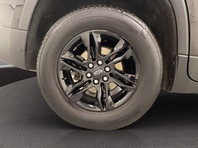 2022 Mosaic Black Metallic Chevrolet Traverse LT AWD SUV