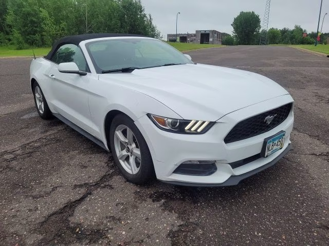 2015 Oxford White Ford Mustang V6 RWD Convertible