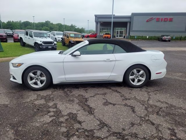 2015 Oxford White Ford Mustang V6 RWD Convertible