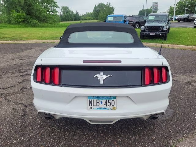 2015 Oxford White Ford Mustang V6 RWD Convertible