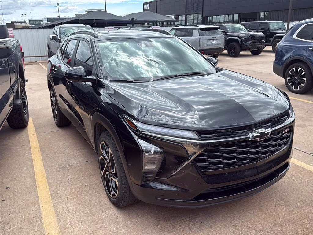 2025 Mosaic Black Metallic Chevrolet Trax 2RS FWD SUV
