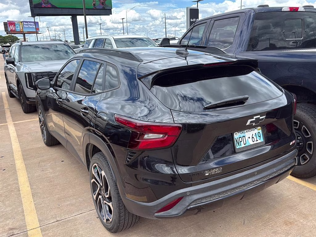 2025 Mosaic Black Metallic Chevrolet Trax 2RS FWD SUV