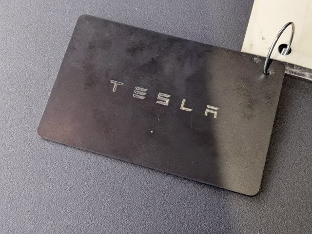 2021 Pearl White Multi-Coat Tesla Model Y Long Range AWD SUV