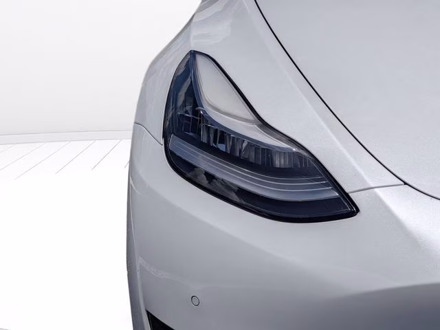 2021 Pearl White Multi-Coat Tesla Model Y Long Range AWD SUV