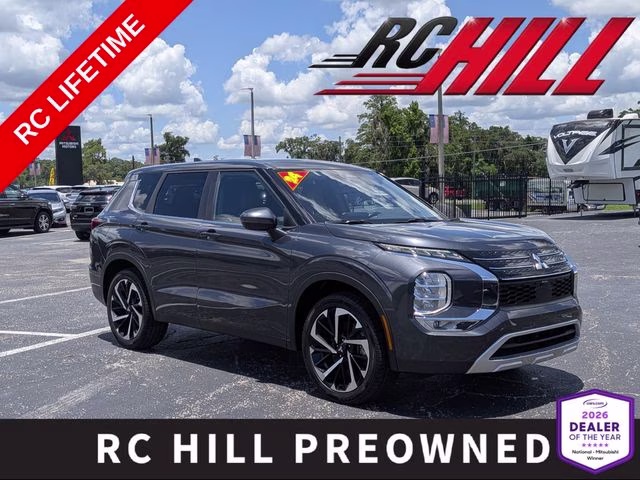 2024 Graphite Gray Mitsubishi Outlander SE FWD SUV