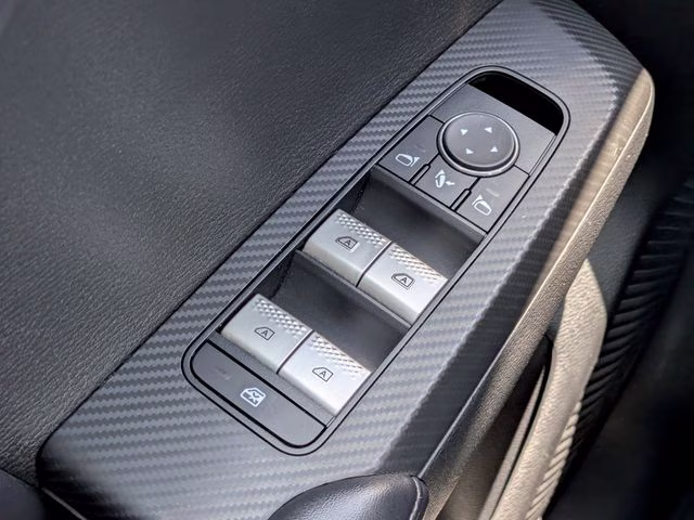 2024 Graphite Gray Mitsubishi Outlander SE FWD SUV