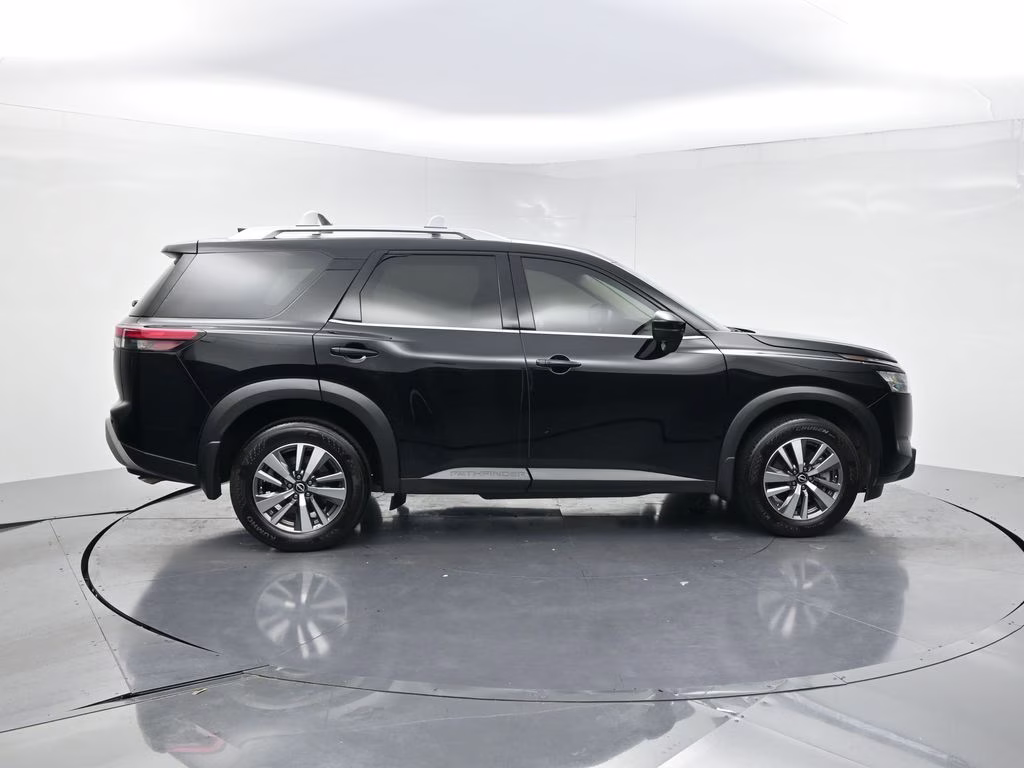2025 Super Black Nissan Pathfinder SL 4X4 SUV